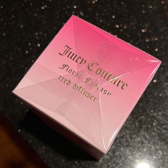 Juicy Couture reed diffuser Floral Fantasy New $45- Seal 100% Authentic - Picture 5 of 5